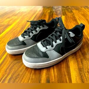 Boys Nike court Boroughs.